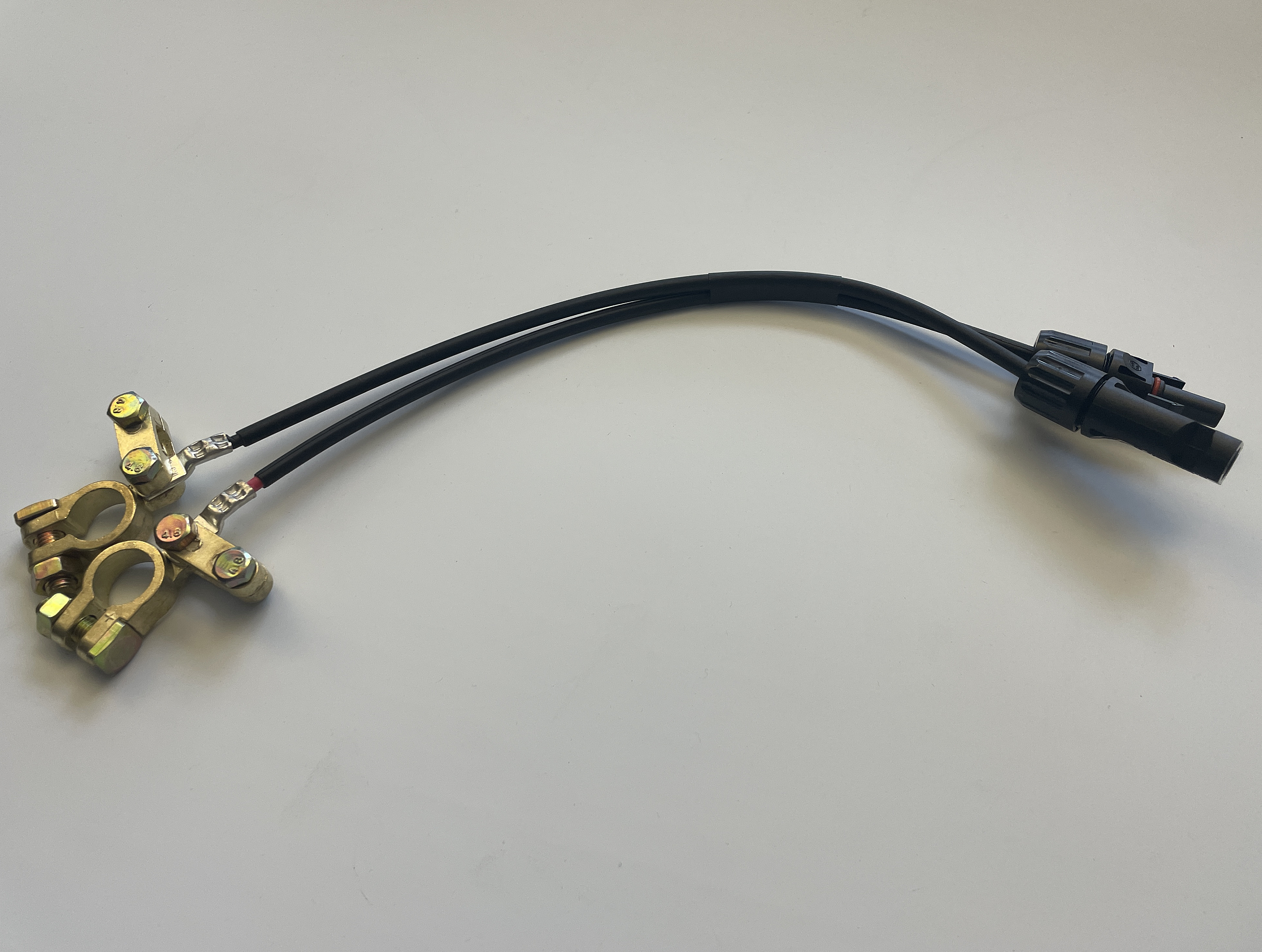 Adapter: MC4 auf Batteriepol-Schraubverschluss