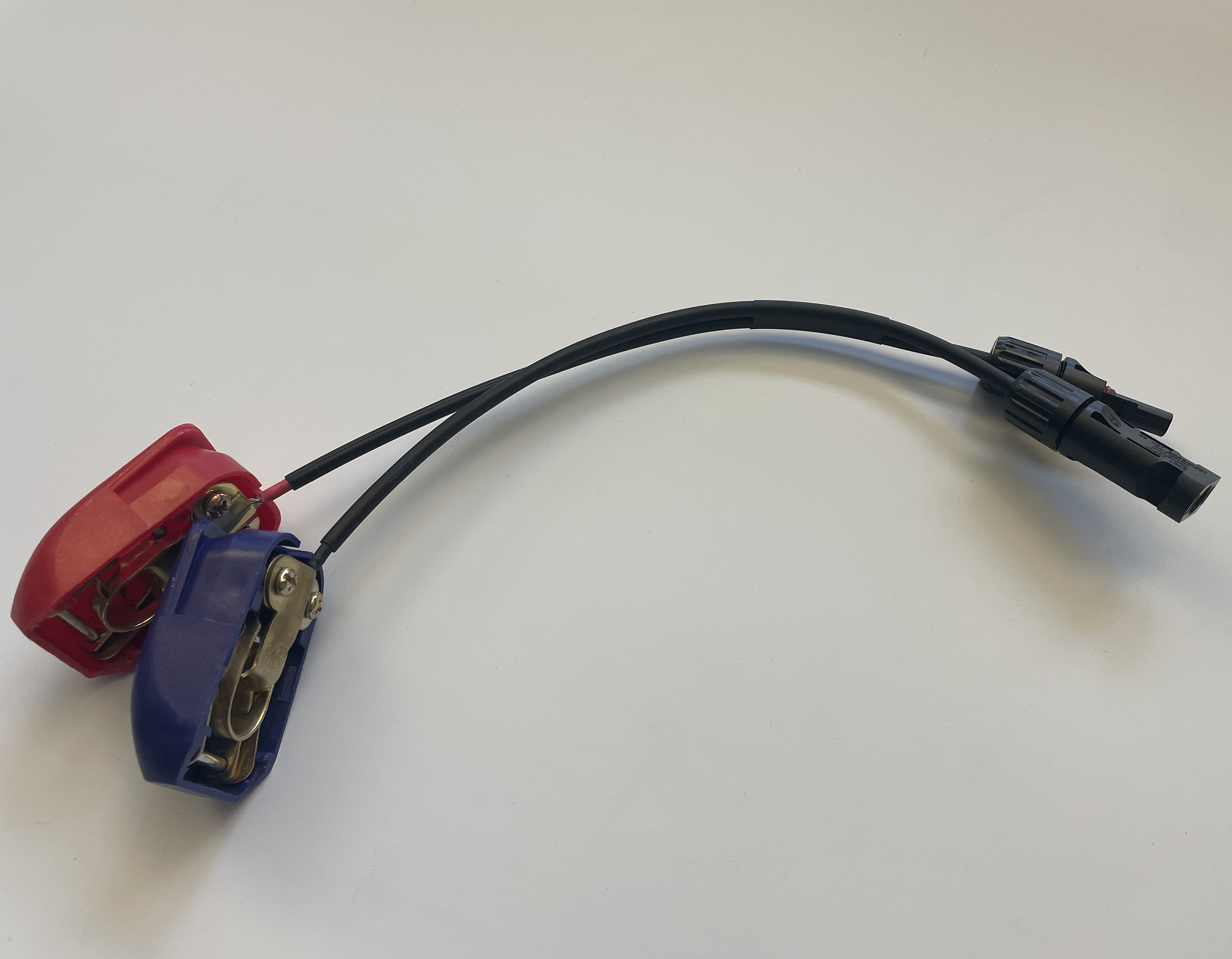 Adapter: MC4 auf Polklemmen–Schnellverschluss