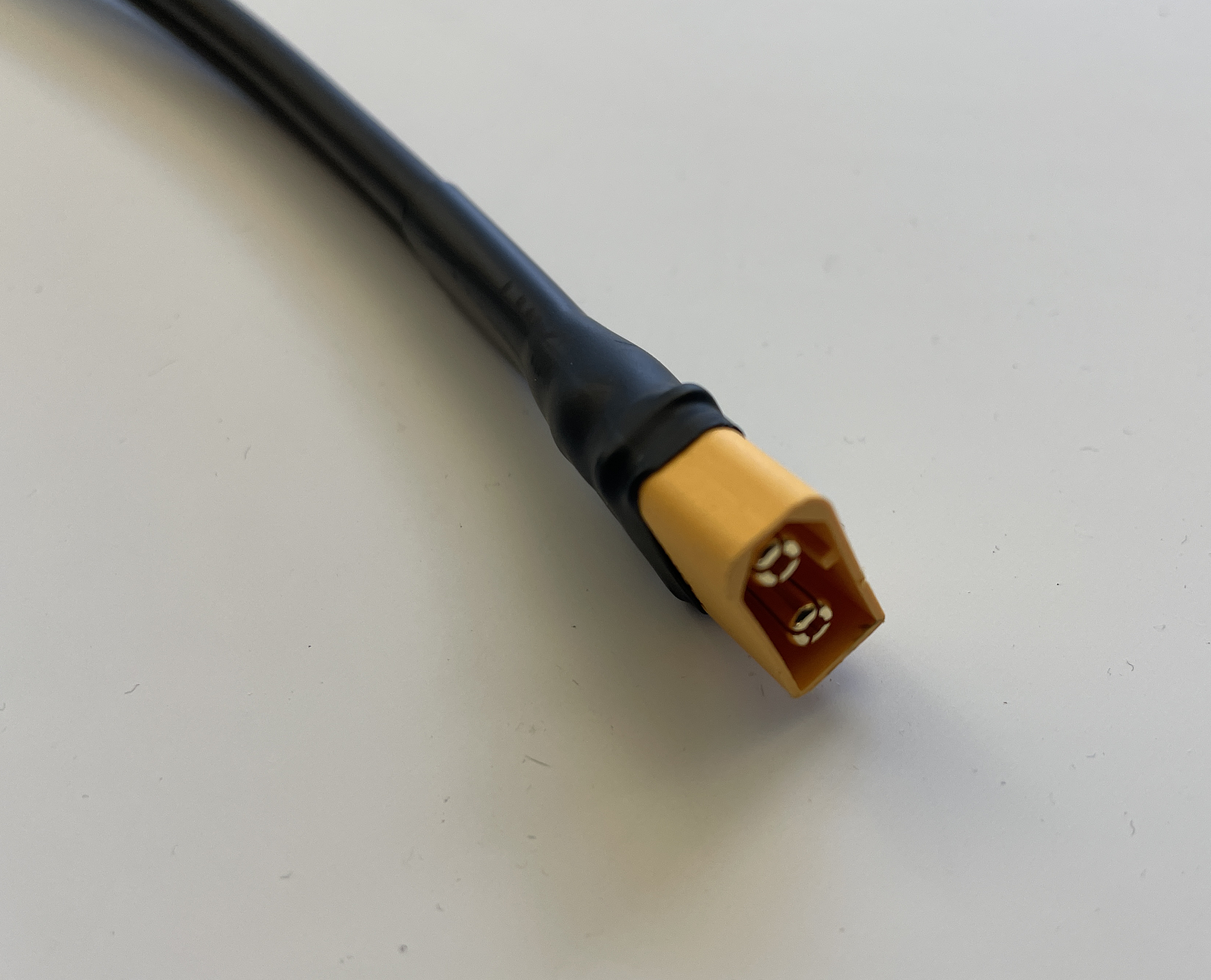 Adapter: XT60-Buchse auf Krokodilklemmen