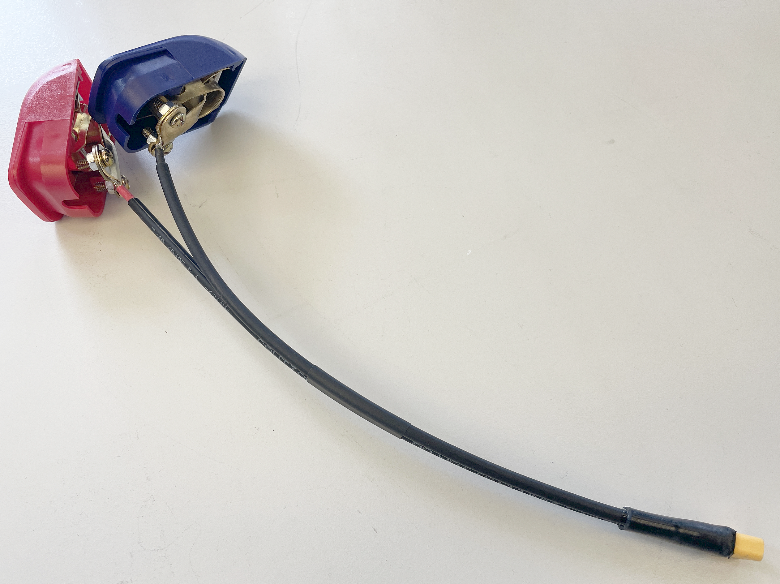 Adapter: XT60-Buchse auf Polklemmen–Schnellverschluss