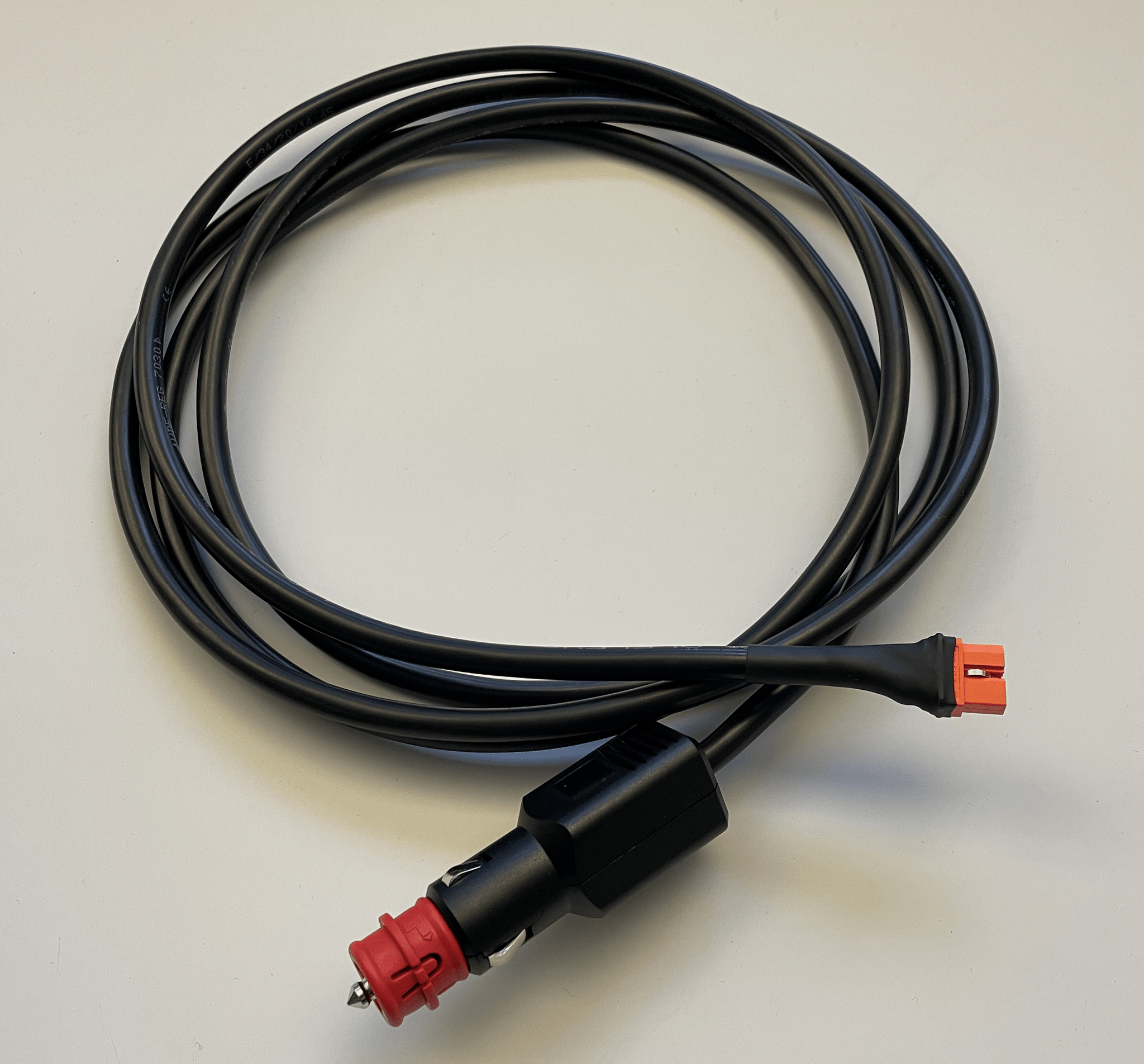 Flexibles Kabel: 12 V Pkw Zigarettenanzünder Stecker auf XT60 - Buchse (female) - Novon Energy