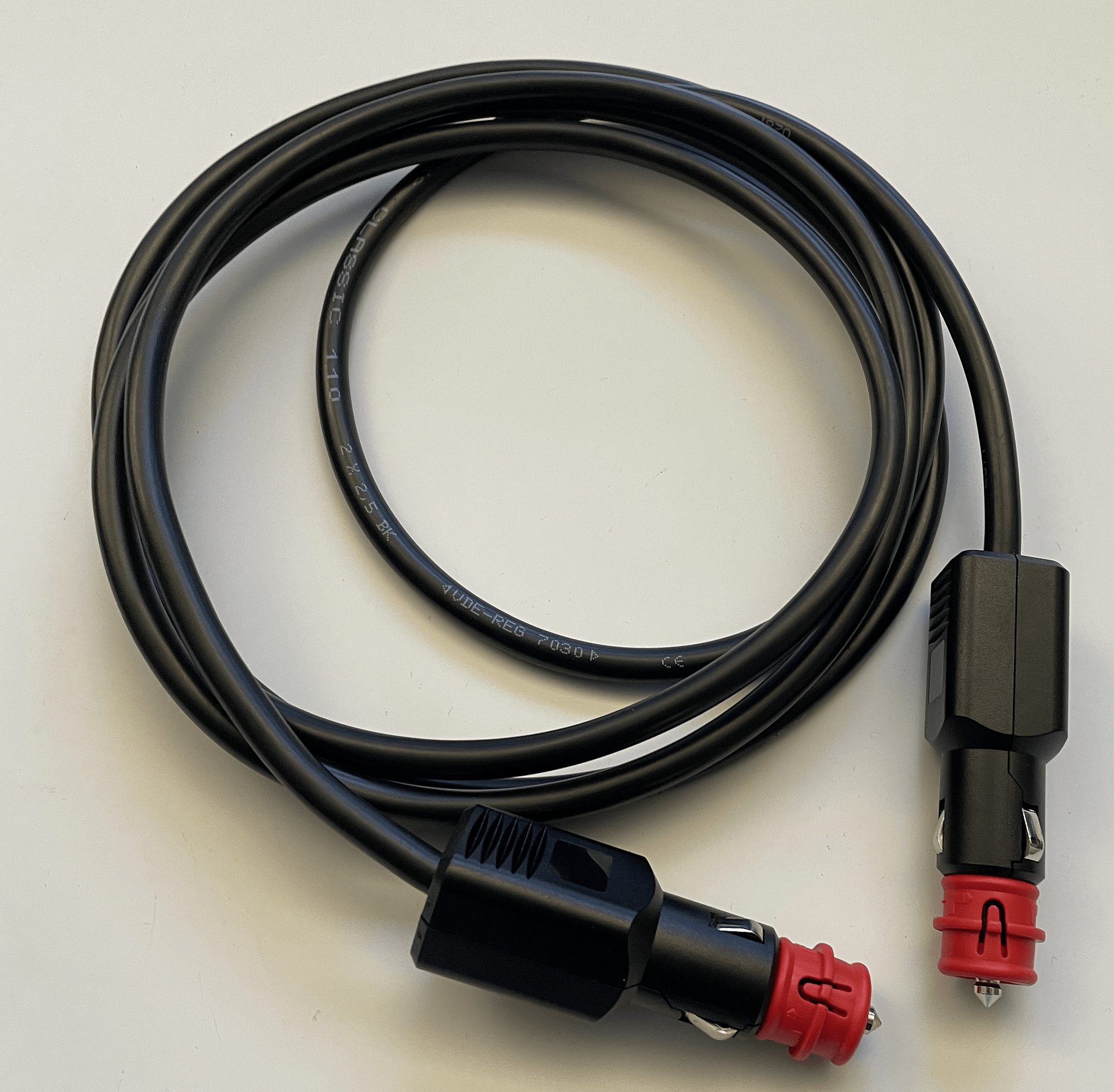 Flexibles Kabel: 12 V Pkw Zigarettenanzünder auf 12 V Pkw Zigarettenanzünder - Novon Energy